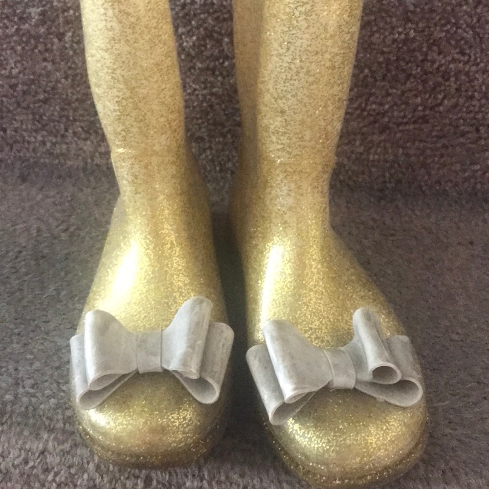 Joypolie, rain boots slightly warn